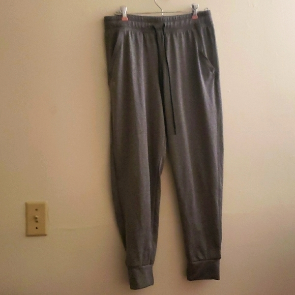 Under Armour Pants - Medium UnderArmour Heat Gear Joggers